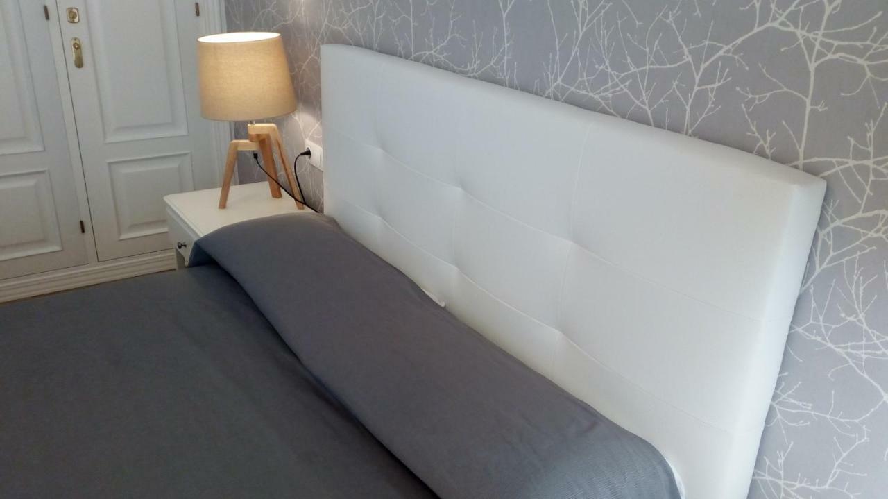 Malaga Urban Suite ภายนอก รูปภาพ